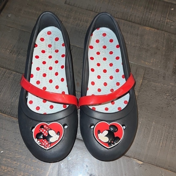 Disney Loafer Crocs Size J 2 Mickey & Minnie Mouse - Picture 1 of 5